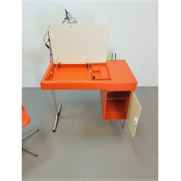 Italiaans vintage design bureau met stoel en bureaulamp